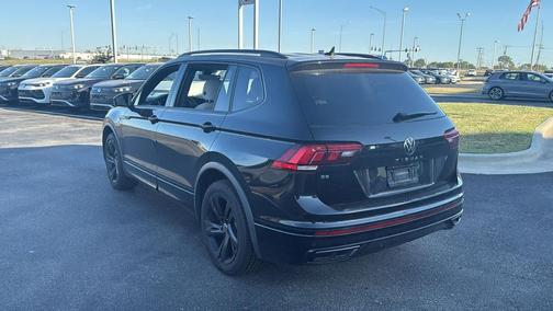 2024 Volkswagen Tiguan 2.0T SE R-Line Black