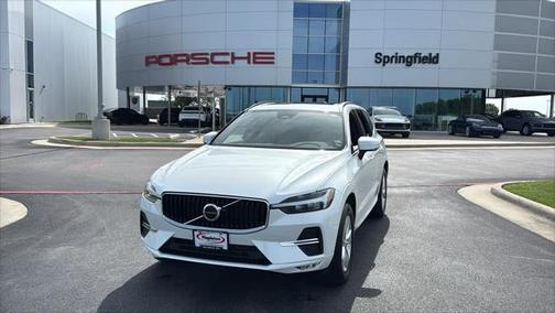 2022 Volvo XC60 B5 Momentum