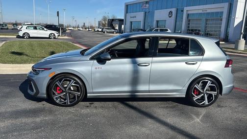 2026 Volkswagen Golf GTI 2.0T SE DSG