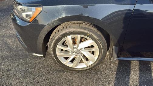 2018 Volkswagen Passat 2.0T SE