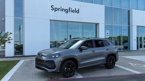 platinum gray metallic 2026 Volkswagen Tiguan 2.0T SE R-Line Black 4MOTION