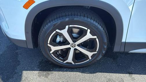 2025 Volkswagen Tiguan 2.0T SE 4MOTION