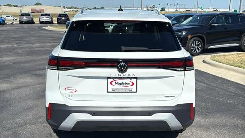 2025 Volkswagen Tiguan 2.0T SE 4MOTION