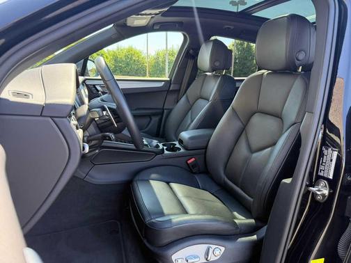 2024 Porsche Macan AWD