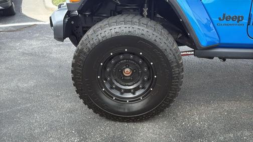 Hydro Blue Pearlcoat 2022 Jeep Gladiator Willys 4x4