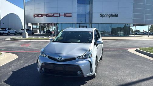 2017 Toyota Prius v Five