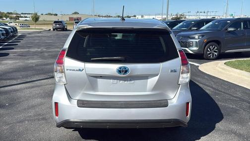 2017 Toyota Prius v Five