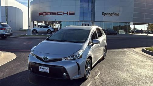 2017 Toyota Prius v Five