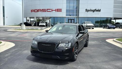 2023 Chrysler 300 Touring