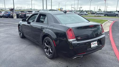 2023 Chrysler 300 Touring