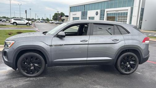 2025 Volkswagen Atlas Cross Sport 2.0T SE w/Technology 4MOTION