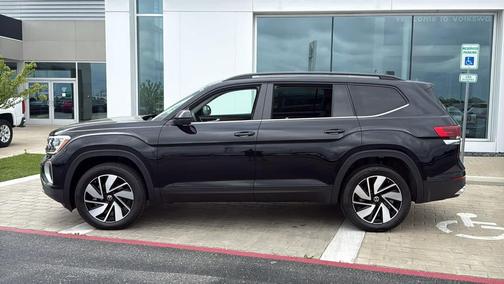 deep black pearl 2026 Volkswagen Atlas 2.0T SE w/Technology