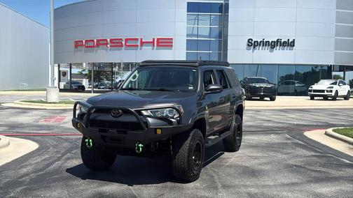 Magnetic Gray Metallic 2018 Toyota 4Runner SR5