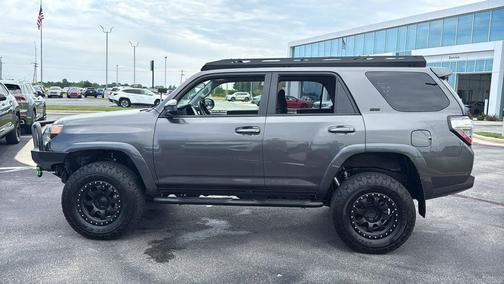 Magnetic Gray Metallic 2018 Toyota 4Runner SR5