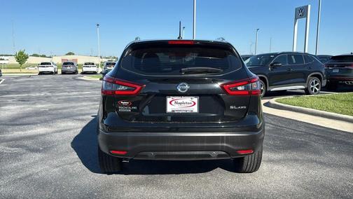 Magnetic Black Pearl 2020 Nissan Rogue Sport SL