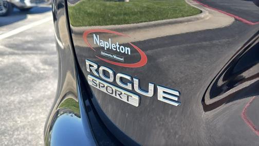 Magnetic Black Pearl 2020 Nissan Rogue Sport SL