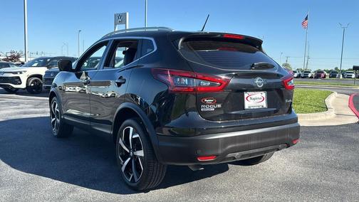 Magnetic Black Pearl 2020 Nissan Rogue Sport SL