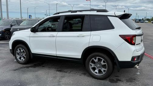 Platinum White Pearl 2022 Honda Passport AWD TrailSport