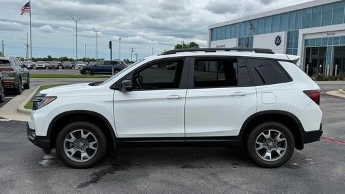 Platinum White Pearl 2022 Honda Passport AWD TrailSport