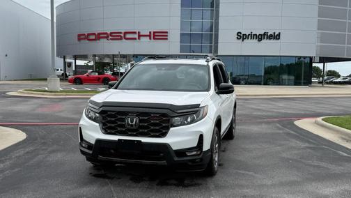 Platinum White Pearl 2022 Honda Passport AWD TrailSport