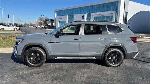 2025 Volkswagen Atlas 2.0T Peak Edition