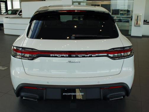 2025 Porsche Macan Macan