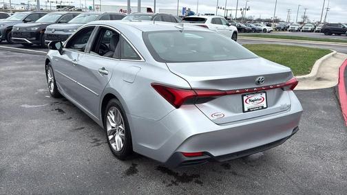 2019 Toyota Avalon Hybrid XLE