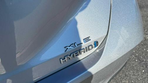 2019 Toyota Avalon Hybrid XLE