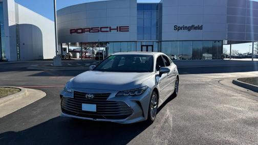 2019 Toyota Avalon Hybrid XLE