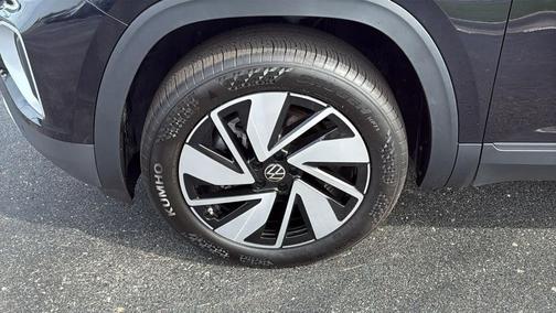 2025 Volkswagen Atlas 2.0T SE w/Technology 4MOTION