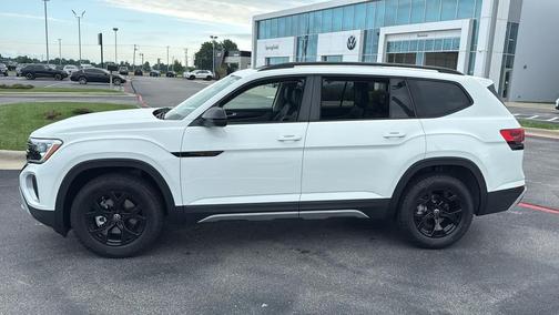 2025 Volkswagen Atlas 2.0T Peak Edition