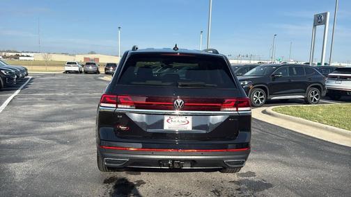 2026 Volkswagen Atlas 2.0T SE w/Technology 4MOTION