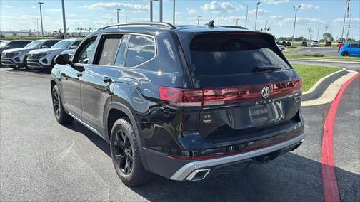 2024 Volkswagen Atlas 2.0T SE w/Technology 4MOTION