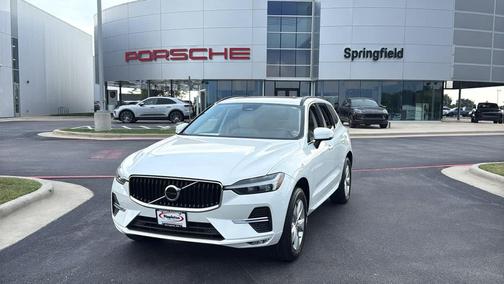 2022 Volvo XC60 B5 Momentum
