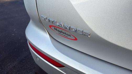 2025 Mitsubishi Outlander ES 2.5 S-AWC