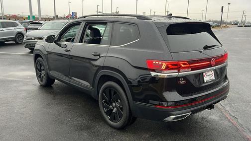 2025 Volkswagen Atlas 2.0T SE w/Technology 4MOTION