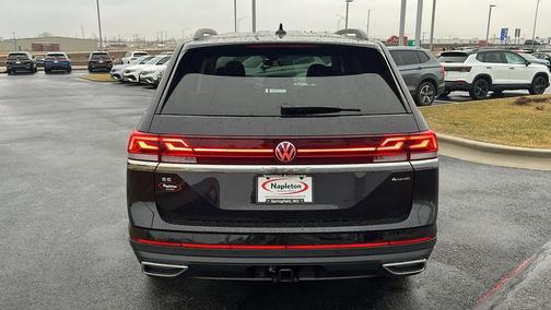 2025 Volkswagen Atlas 2.0T SE w/Technology 4MOTION