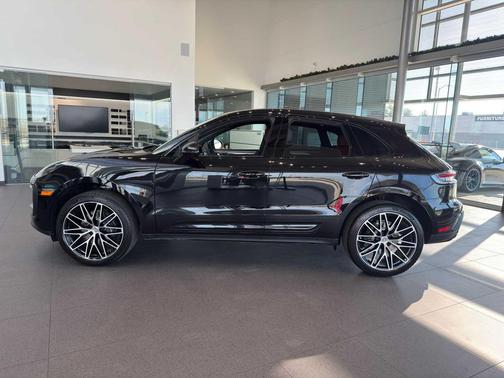 2026 Porsche Macan AWD