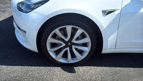 Pearl White Multi-Coat 2020 Tesla Model 3 Standard Range