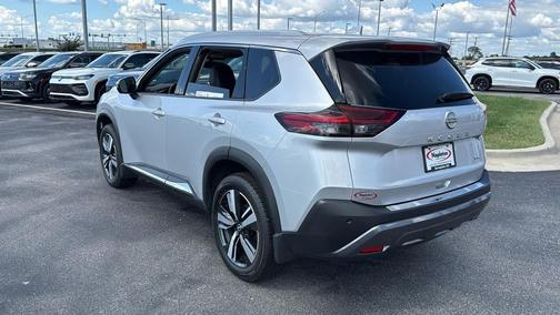 2022 Nissan Rogue SL
