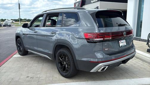 pure gray 2026 Volkswagen Atlas Peak Edition