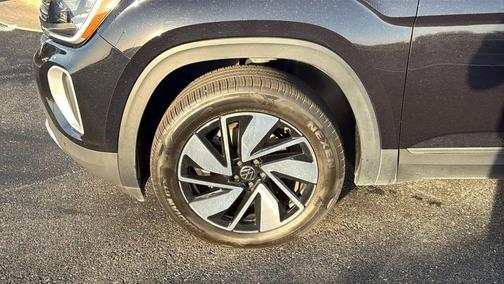 2025 Volkswagen Atlas 2.0T SE w/Technology 4MOTION