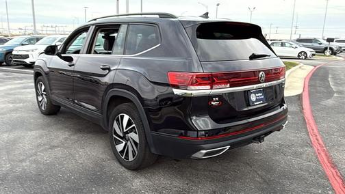 2025 Volkswagen Atlas 2.0T SE w/Technology 4MOTION