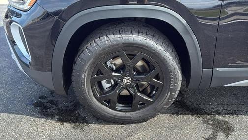 Deep Black Pearl 2026 Volkswagen Atlas Peak Edition