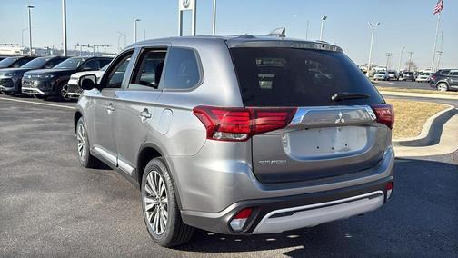 2020 Mitsubishi Outlander ES