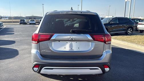 2020 Mitsubishi Outlander ES