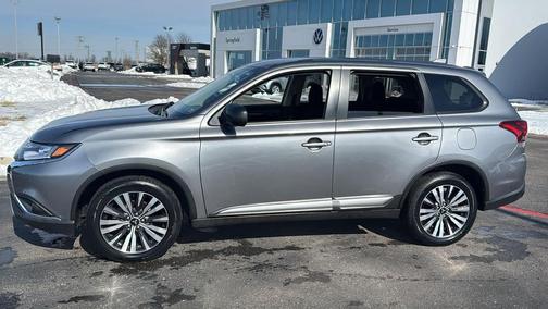 2020 Mitsubishi Outlander ES