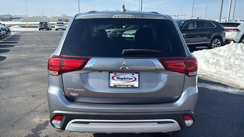 2020 Mitsubishi Outlander ES