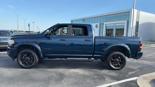 2022 RAM 2500 Laramie Crew Cab 4x4 6'4' Box