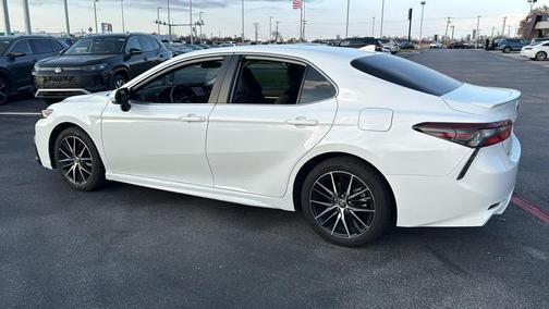 2024 Toyota Camry SE